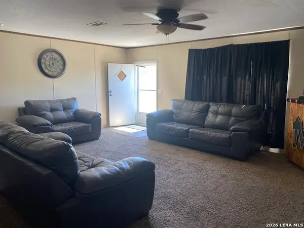 305 E Runge, Karnes City, TX 78118