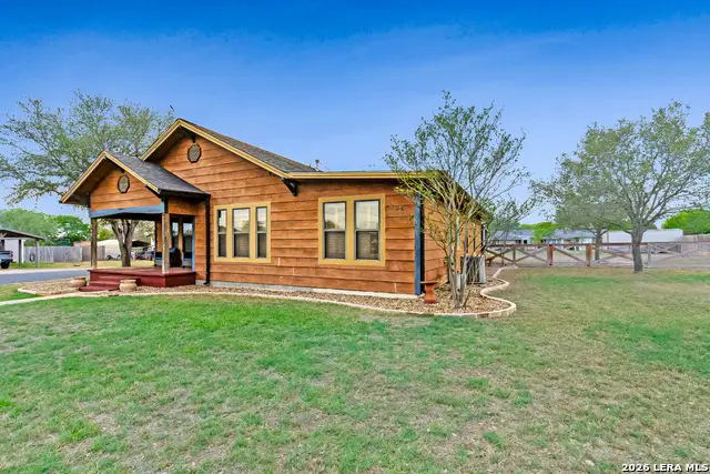 201 Brinkoeter St, Poth, TX 78147 - #2