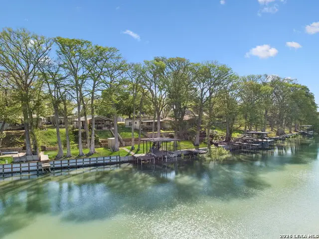 230 Lee St, Seguin, TX 78155 - #2