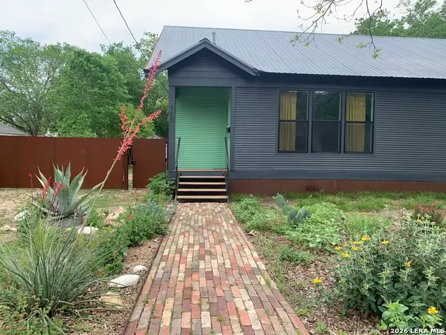 708 W Prairie Lea St, Lockhart, TX 78644 - #2