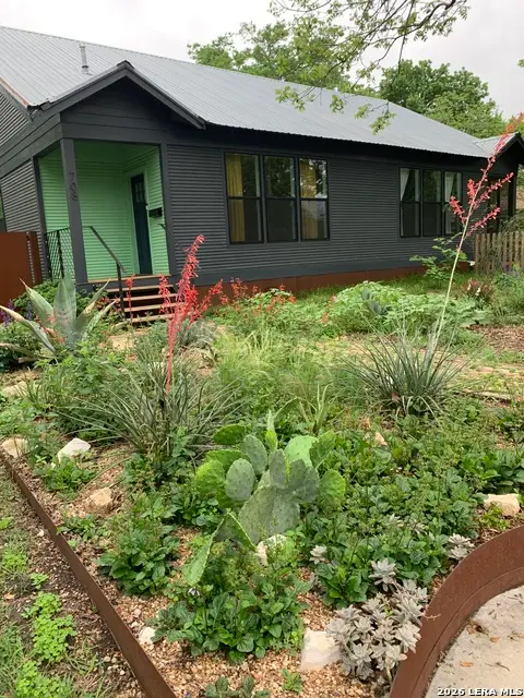 708 W Prairie Lea St, Lockhart, TX 78644 - #3