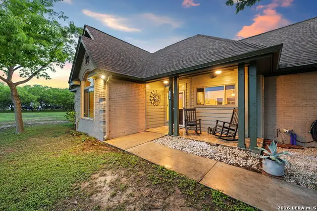 172 Rogues Holw, Seguin, TX 78155 - #3