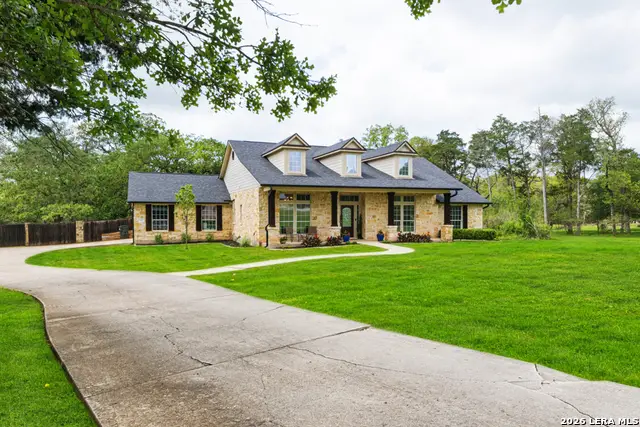 142 Carriage Ct, Bastrop, TX 78602 - #3