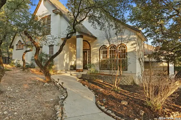 8218 Plum Valley Dr, San Antonio, TX 78255