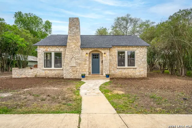 515 E Mountain St, Seguin, TX 78155 - #2