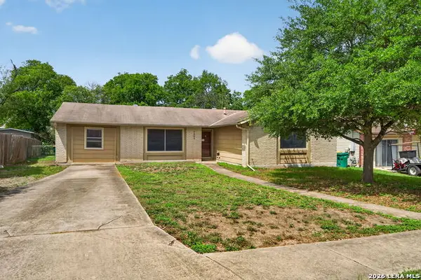 7305 Sage Oak St, Live Oak, TX 78233