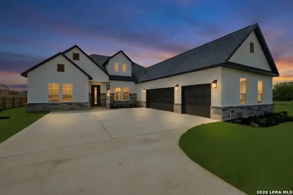 305 Venado Oaks, Castroville, TX 78009