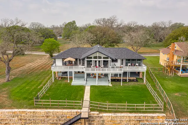 46 E Hampton, Seguin, TX 78155 - #3