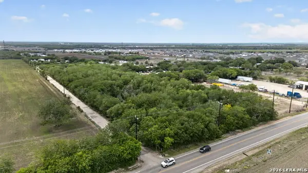 12145 Fischer Rd, Von Ormy, TX 78073