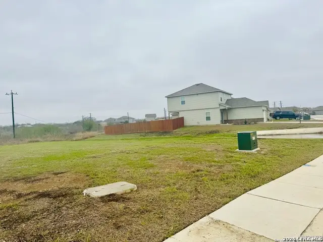 7535 Homewood Ln, Elmendorf, TX 78112 - #3