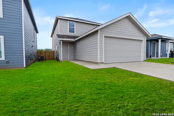 12907 Kathleen St, St Hedwig, TX 78152