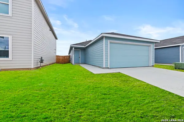 12731 Kathleen St, St Hedwig, TX 78152