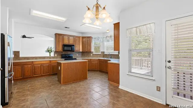 8818 Ash Meadow Dr, Universal City, TX 78148 - #3