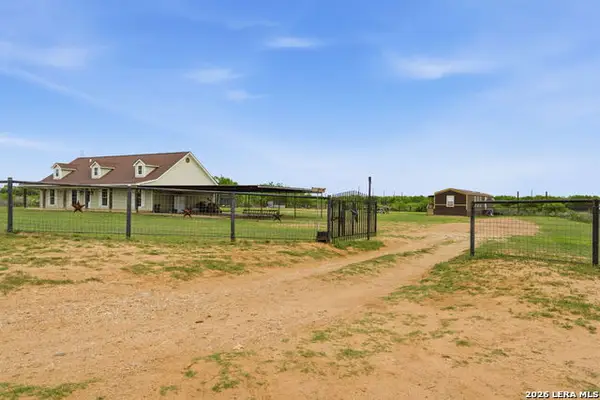 1021 Wells, Pearsall, TX 78061