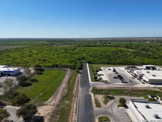287 N 22nd, Hondo, TX 78861 - #1