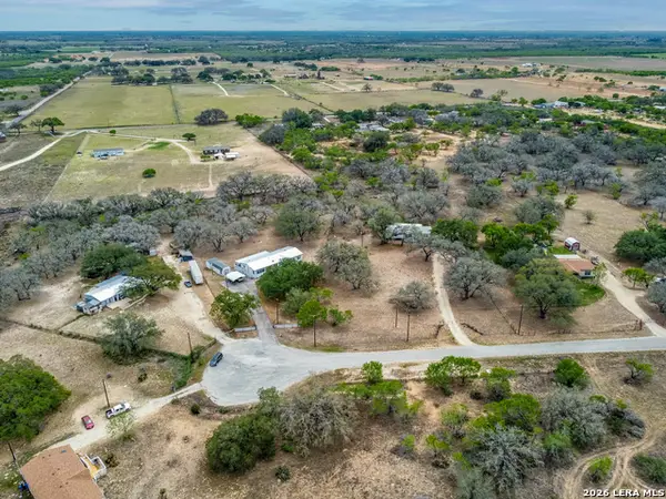 190 Bailee Cir, Poteet, TX 78065