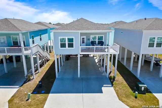 107 Caledonia Dr, Rockport, TX 78382 - #1