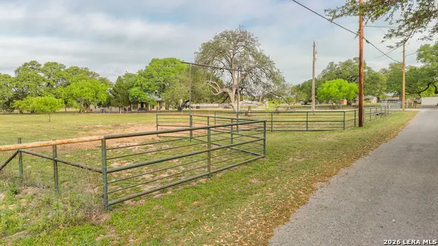 413 W Malone, Devine, TX 78016 - #2