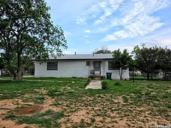 15000 Lytle Somerset Rd, Lytle, TX 78052
