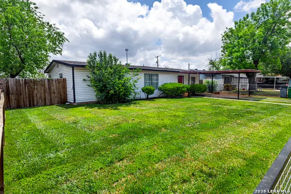 4326 Spring Oak Dr, San Antonio, TX 78219