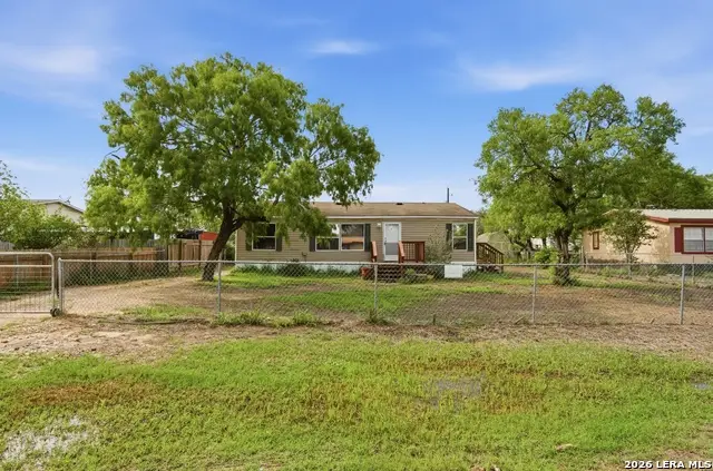 1105 Walnut St, Jourdanton, TX 78026 - #1