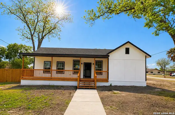 312 N Lavernia, Marion, TX 78124