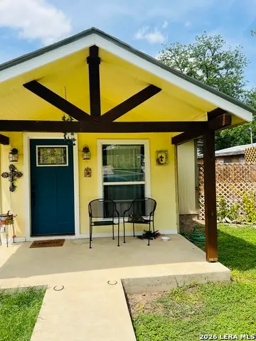 552 Diaz, Uvalde, TX 78801