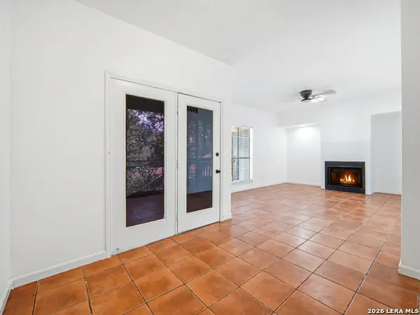 6100 Woodlake Pkwy #311, San Antonio, TX 78244