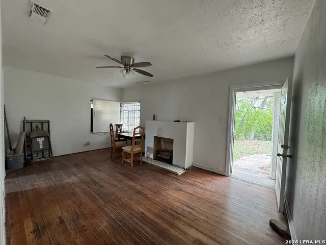 560 W Lynwood, San Antonio, TX 78212 - #1