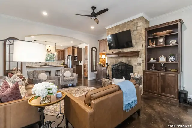 412 Elmwood Dr, New Braunfels, TX 78130 - #2