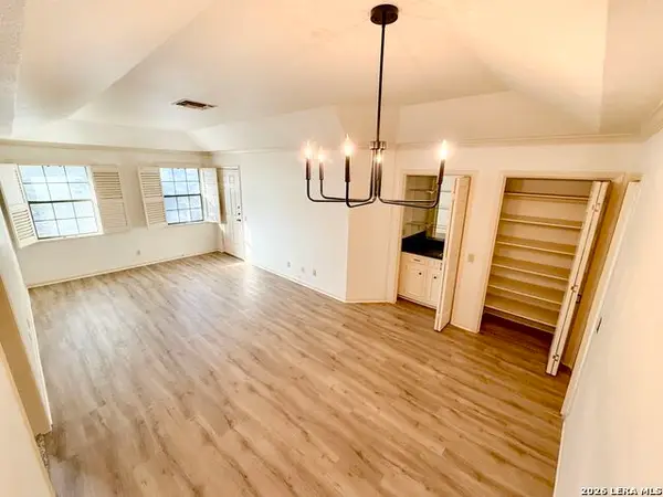 8415 Fredericksburg Rd #1004, San Antonio, TX 78229