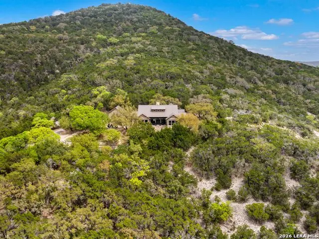 2717 B & R Rd, Utopia, TX 78884 - #2