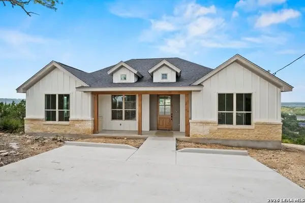 811 Lexington Pass, Canyon Lake, TX 78133