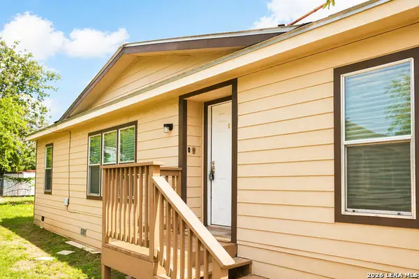 18066 La Gloria Rd, Elmendorf, TX 78112