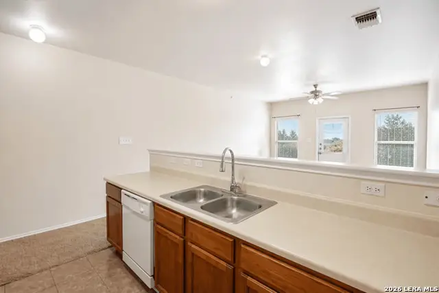 10719 Mathom Lndg, Universal City, TX 78148 - #3