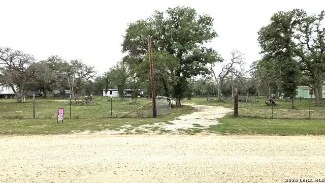 318 Shady Oaks, Floresville, TX 78114 - #2