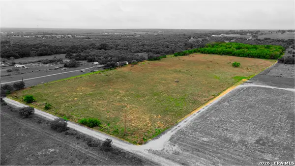 483 Alcorta Lane, Somerset, TX 78069