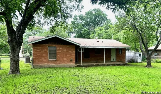809 Florence St, Castroville, TX 78009 - #3