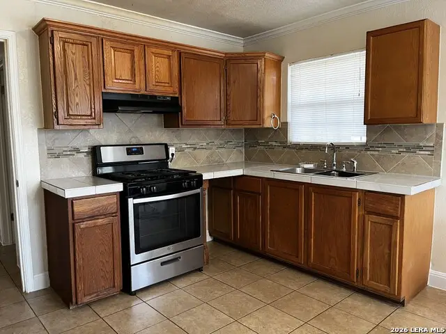 1815 Bronte St, San Antonio, TX 78207 - #2