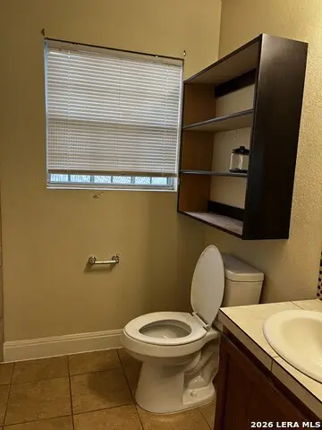 1815 Bronte St, San Antonio, TX 78207 - #3