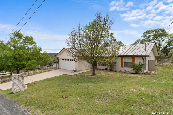 128 Ridge Grove Rd, Kerrville, TX 78028