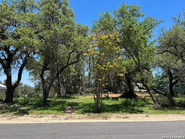 301 Greenwood St, Canyon Lake, TX 78133 - #1