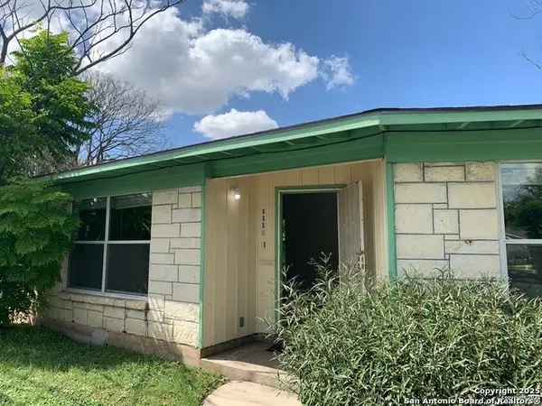111 Laddie Pl, San Antonio, TX 78201