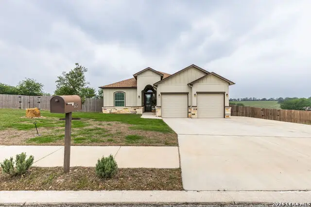 615 Abbott Rdg, Saint Hedwig, TX 78152 - #1