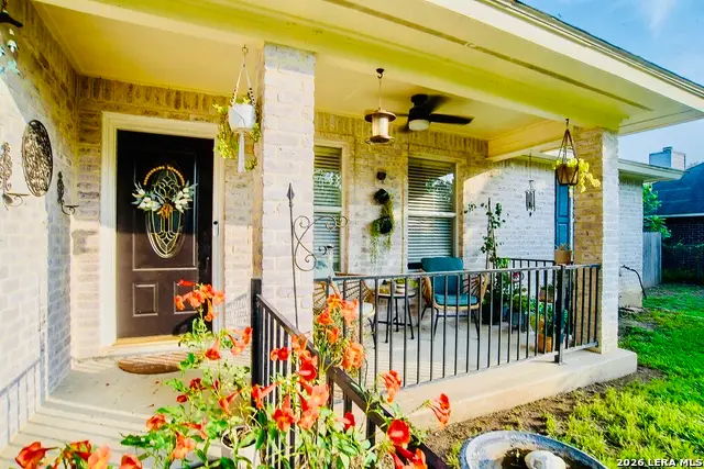 523 Woodlake Dr, McQueeney, TX 78123 - #3