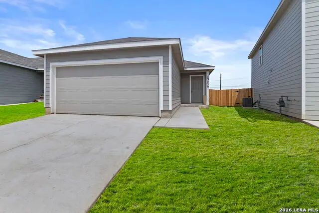13039 Lake Fryer, Saint Hedwig, TX 78152 - #1