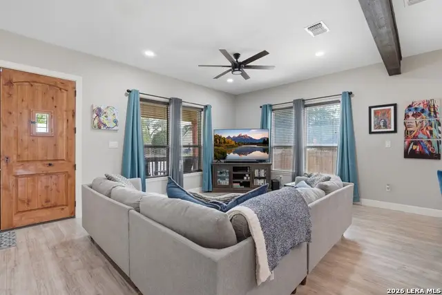 327 W Baylor St, San Antonio, TX 78204 - #2