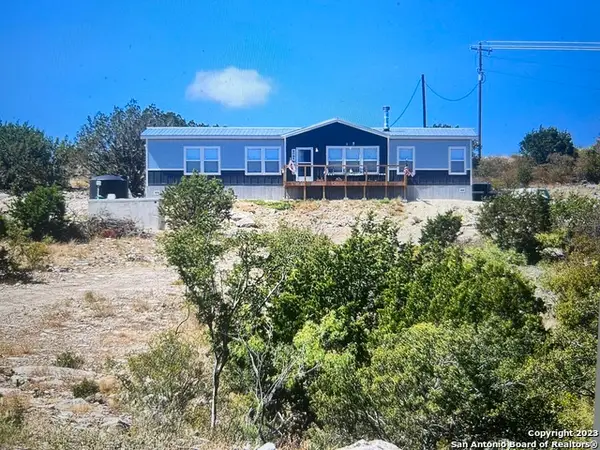 7687 County Road 450, Rocksprings, TX 78880