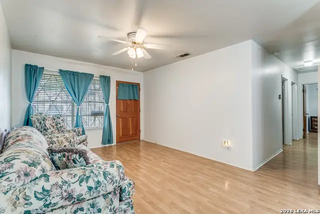 1504 Waverly Ave, San Antonio, TX 78201 - #3