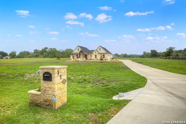 110 Lake Village Rd, Seguin, TX 78155 - #1